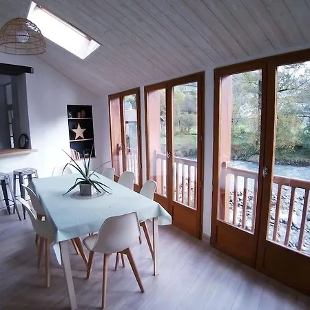Vue Imprenable Sur La Riviere. Tatil Evi *